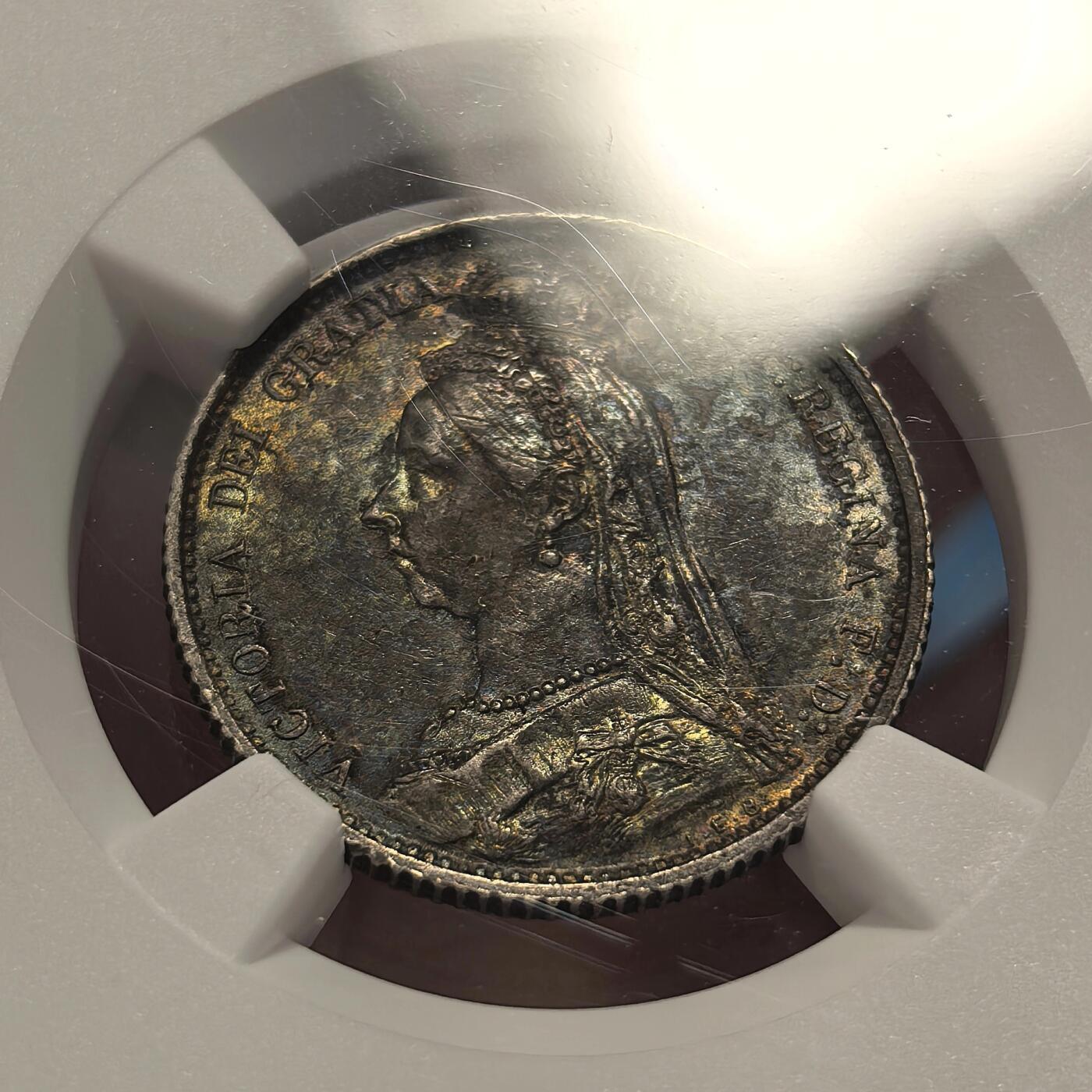 博洋堂世界钱币拍卖第135期（全场包邮）【请留意本场发货时间变化】 NGC MS62 英国1887维多利亚高冠六便士，极美深五彩包浆五彩，非常见白币