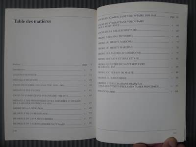 世界钱币章牌书籍专场拍卖11.01 一本关于勋章的书