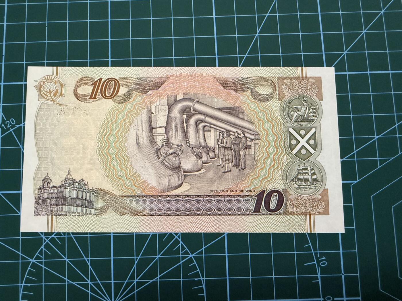 【炜奕收藏】，第四十一期 2001年苏格兰10镑，UNC品相，号码无12347