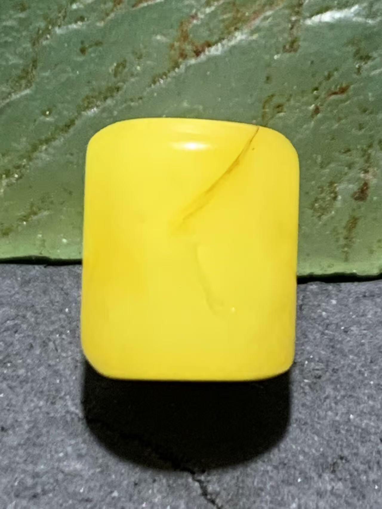 天然乌克兰原矿蜜蜡随形桶珠一颗！，