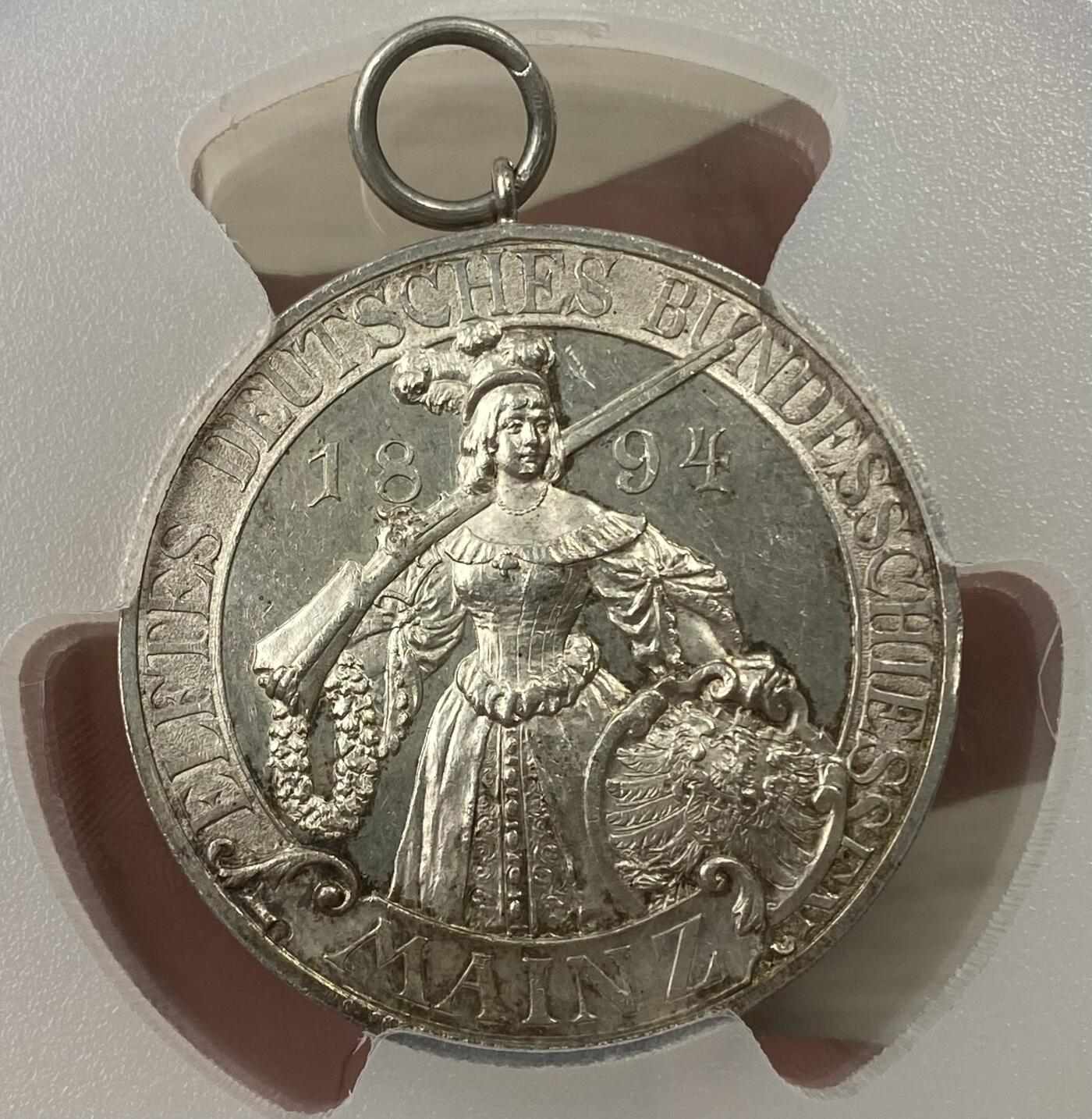 万国钱币拍卖第051期 PCGS SP63 1894年德国美因茨第十一届联邦射击节纪念大银章 经典景观题材德射 超赞银霜镜面少女与城市景观的完美结合 高点完美
