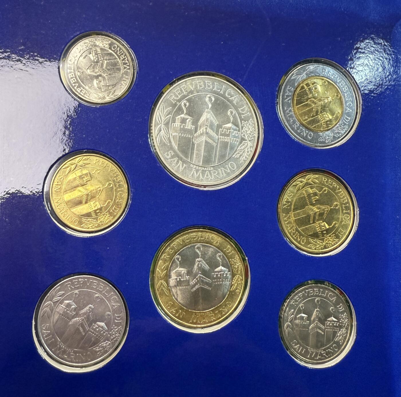 S&S Numismatic世界钱币-拍卖 第113期  圣马力诺2001年 最后的里拉 8枚套币官方卡币 含1枚18克835银