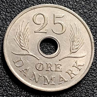 泉币菌-第89场-散币乐园场 - 丹麦1979年25欧尔中孔镍币 玛格丽特二世花押 