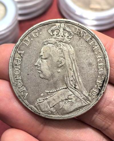 南宋泉阁俄币 外币 国币 专场第十六期【送拍无额外佣金】 - 英国 1889年 维多利亚女王 高冠马剑1克朗大银币 细节还行 老包浆 通货好品