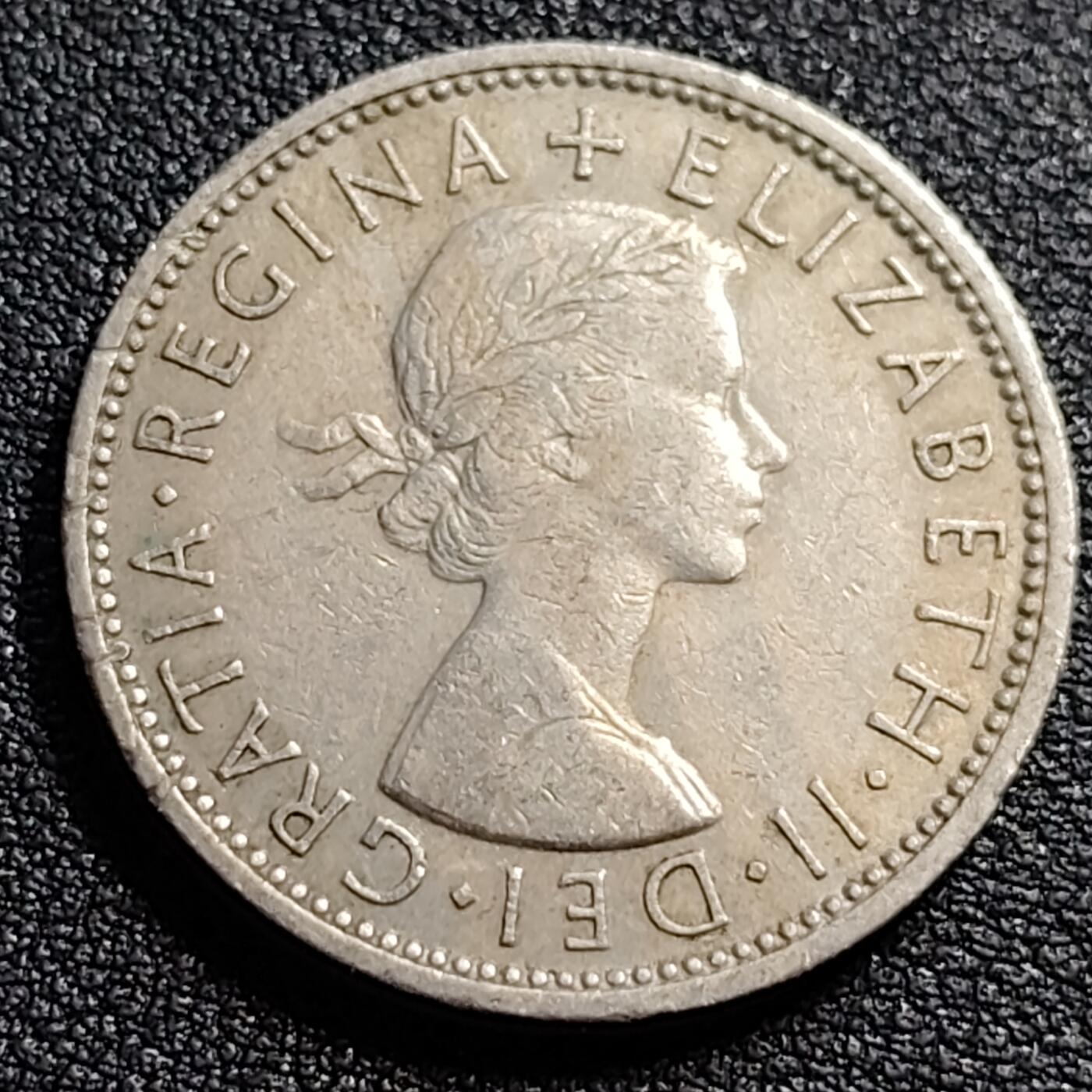泉币菌-第88场-散币乐园场 英国早期1965年2先令老镍币 伊丽莎白二世青年女王头像 28.3MM