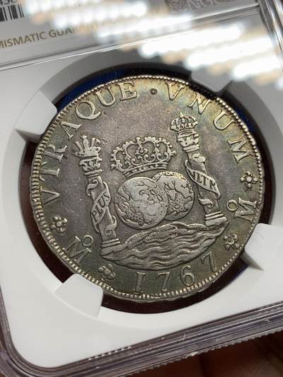 《竞宝斋》第409场 周日，周一，2场连拍 （全场包邮） NGC XF 墨西哥 1767年MO MF 地球双柱大银币 老包浆细节佳状态好