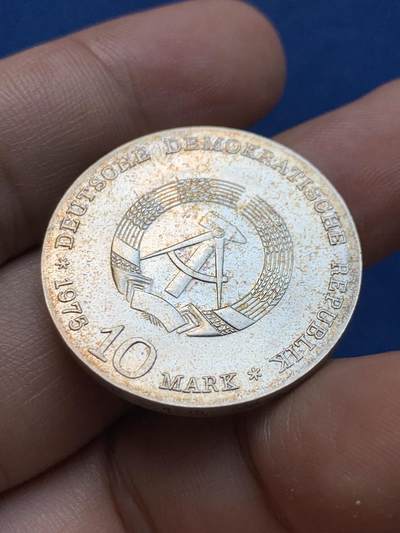 《竞宝斋》第409场 周日，周一，2场连拍 （全场包邮） 东德 民主德国 1975年 10马克 诺贝尔和平奖 史怀哲 纪念银币