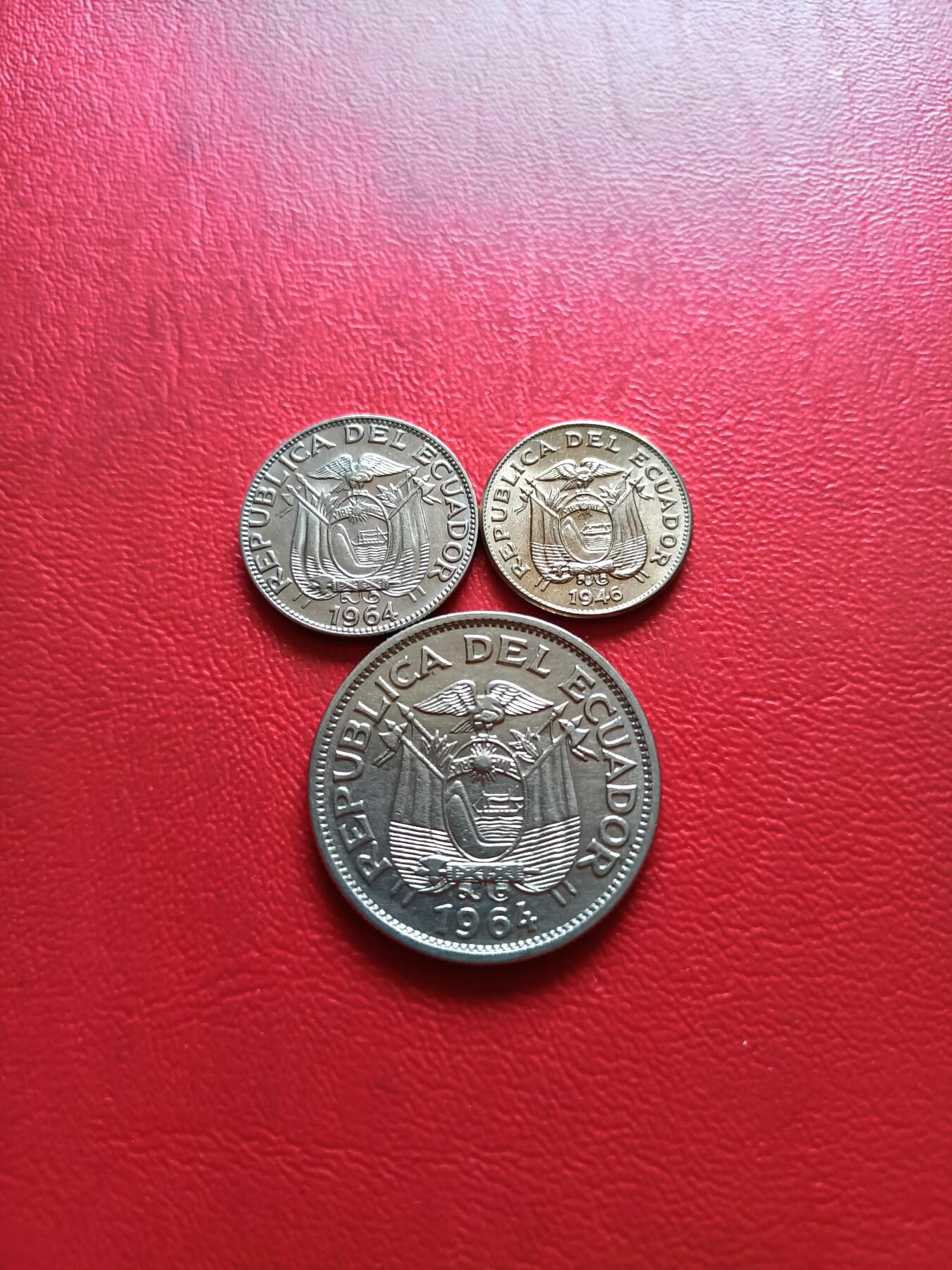 【云涧收藏】第五十四场 厄瓜多尔1946年、1964年3枚