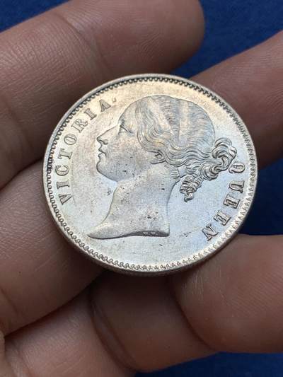 《竞宝斋》第409场 周日，周一，2场连拍 （全场包邮） 英属印度1840年维多利亚双辫1卢比银币