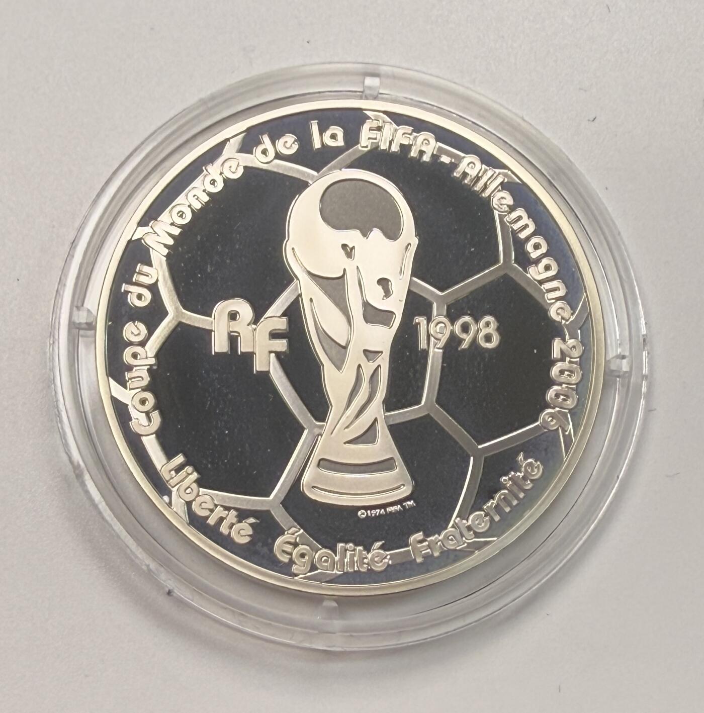 S&S Numismatic世界钱币-拍卖 第113期  法国2005年 德国足球世界杯 1.5欧元精制纪念银币  22.2克900银