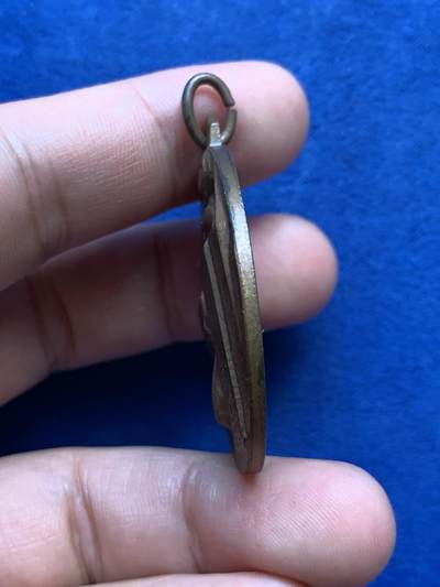 《竞宝斋》第409场 周日，周一，2场连拍 （全场包邮） 解放35周年纪念章 39.8mm 30.3克