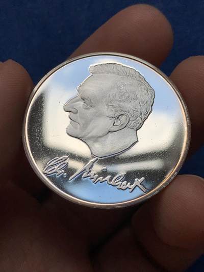 《竞宝斋》第409场 周日，周一，2场连拍 （全场包邮） Bürkert流体控制系统50周年纪念银章 999银 15.12克 35mm