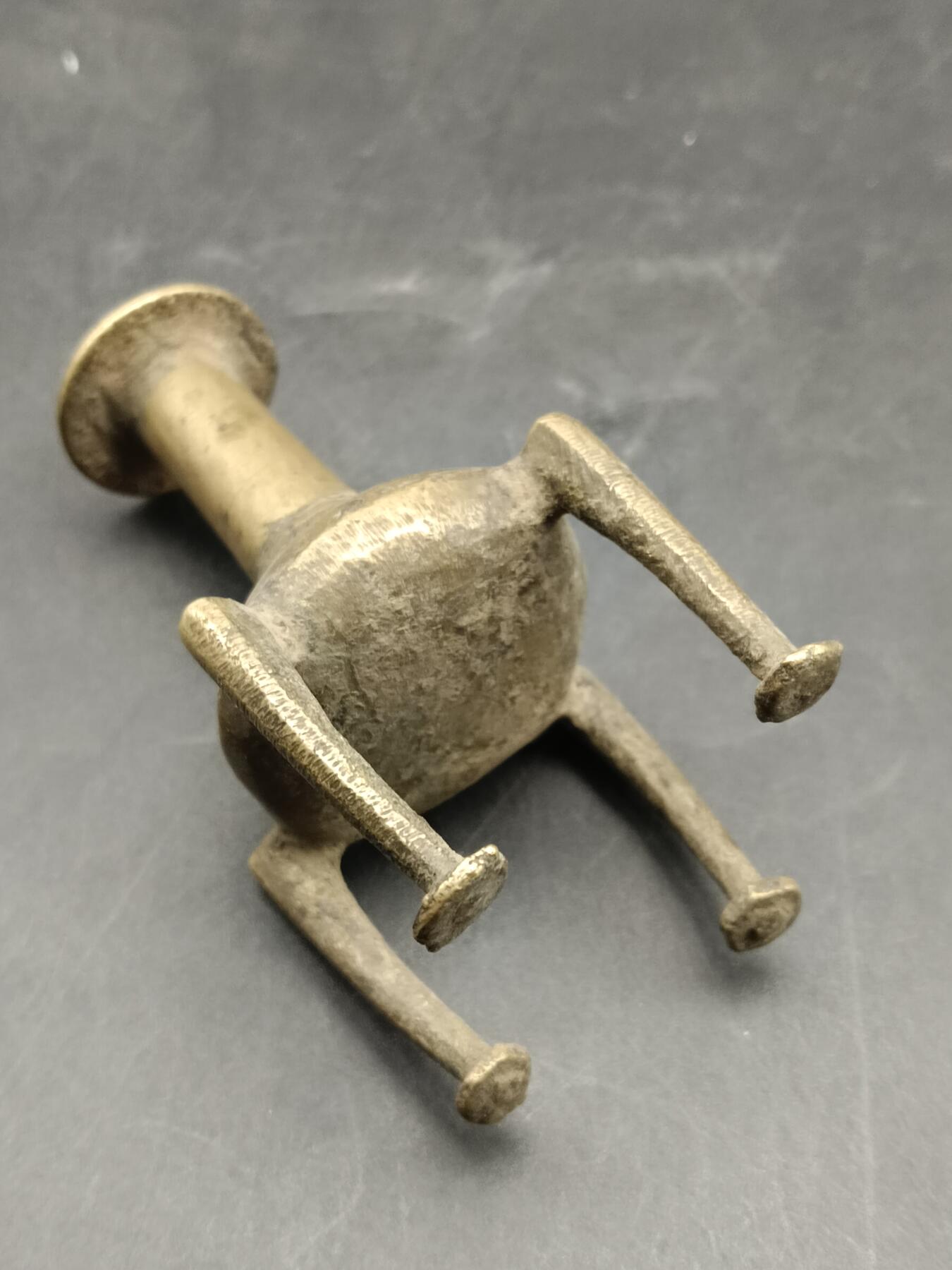 67期回流戒指饰品杂件纪念章丝路钱币专场 少数民族地区香插