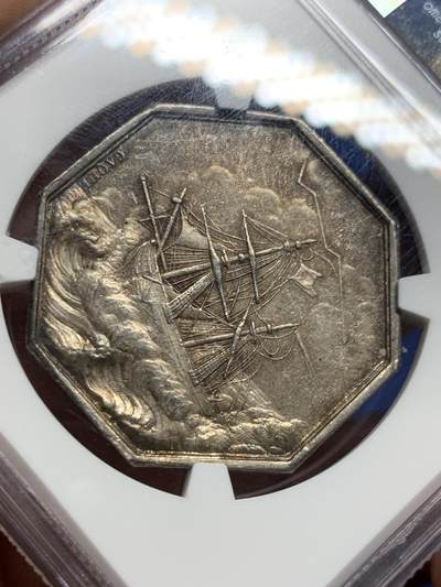 《竞宝斋》第409场 周日，周一，2场连拍 （全场包邮） NGC AU58 法国1832-1841年海洋保险公司海妖八角银质代用币银章 油灯边铭 新版法国八角代用币目录封面同款