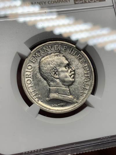 《竞宝斋》第409场 周日，周一，2场连拍 （全场包邮） NGC UNC 1917 意大利 马车 2里拉 银币 埃马努埃莱三世 五彩老包浆 稀少年份 发行量仅为其他年份1/4