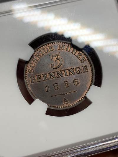 《竞宝斋》第409场 周日，周一，2场连拍 （全场包邮） NGC MS65BN 亚军分！德国普鲁士 1866A 3芬尼铜币，少见辅币，巧克力包浆，老盒严评GEM级分数，仅一枚更高分。