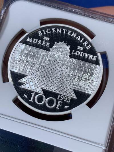 《竞宝斋》第409场 周日，周一，2场连拍 （全场包邮） NGC PF69UC 法国1993年卢浮宫系列-色雷斯的胜利女神精制纪念银币-100法郎精制纪念银币-10法郎（900银，37MM币径，发行量2万枚）
