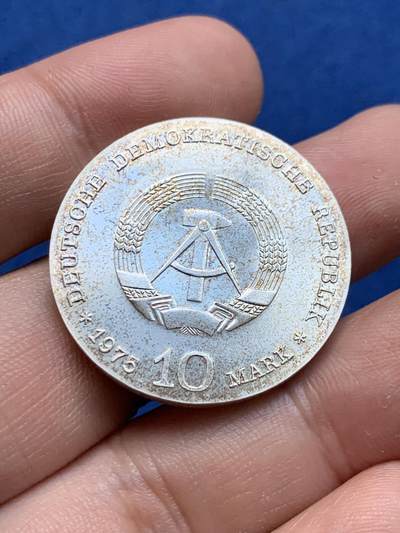 《竞宝斋》第409场 周日，周一，2场连拍 （全场包邮） 东德 民主德国 1975年 10马克 诺贝尔和平奖 史怀哲 纪念银币