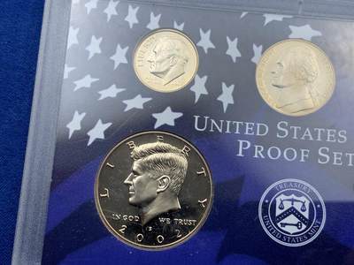 《竞宝斋》第409场 周日，周一，2场连拍 （全场包邮） 美国2002年精制套币