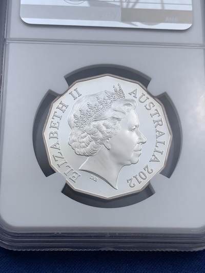 《竞宝斋》第409场 周日，周一，2场连拍 （全场包邮） NGC PF69UC 澳大利亚2012年发行芭蕾舞团成立50周年50分精制纪念银币（天鹅绒缎面配钢琴烤漆木盒，高雅精致的天鹅舞纪念银币，限量发行五千枚，克重18.24，925银，币径31.5MM）