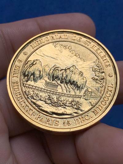 《竞宝斋》第409场 周日，周一，2场连拍 （全场包邮） 法国拿破仑系列镀金大铜章 直径41mm 重量47.4g 主题：圣赫勒拿岛的追忆