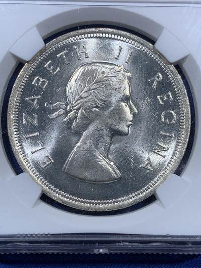 《竞宝斋》第409场 周日，周一，2场连拍 （全场包邮） NGC MS63 英属南非1953年伊丽莎白二世跳羚羊版5先令银币，车轮十字转光，币面清爽干净又漂亮，状态极佳。