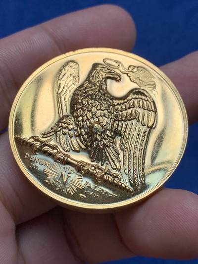 《竞宝斋》第409场 周日，周一，2场连拍 （全场包邮） 法国拿破仑系列镀金大铜章 直径41mm 重量47.4g 主题：圣赫勒拿岛的追忆