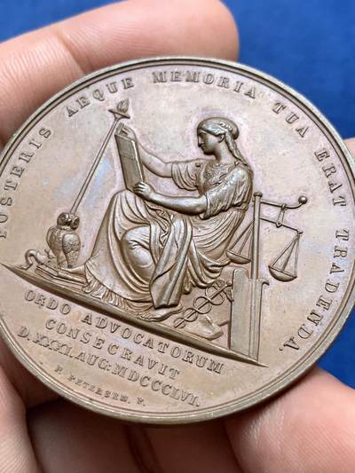 《竞宝斋》第409场 周日，周一，2场连拍 （全场包邮） 德国1856年汉堡市纪念爱德华多・海尼兴（Eduardo Heinichen）担任商事法院院长 25 周年任职大铜章 47.5MM 50克