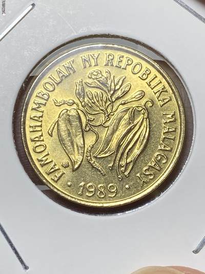 2025年第八十场(总第一百零六场）外国好品散币(免佣金) 原光好品–马达加斯加🇲🇬1989年10法郎(共和国时期第一套，关门年，丰饶角加猫头鹰标)