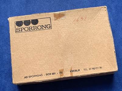 《竞宝斋》第409场 周日，周一，2场连拍 （全场包邮） 瑞典1980年大铜章 290克 70mm 边铭1963 约翰·托比亚斯·塞尔格尔画家雕塑家诞辰240周年（瑞典新古典主义艺术之父） 原盒带支架