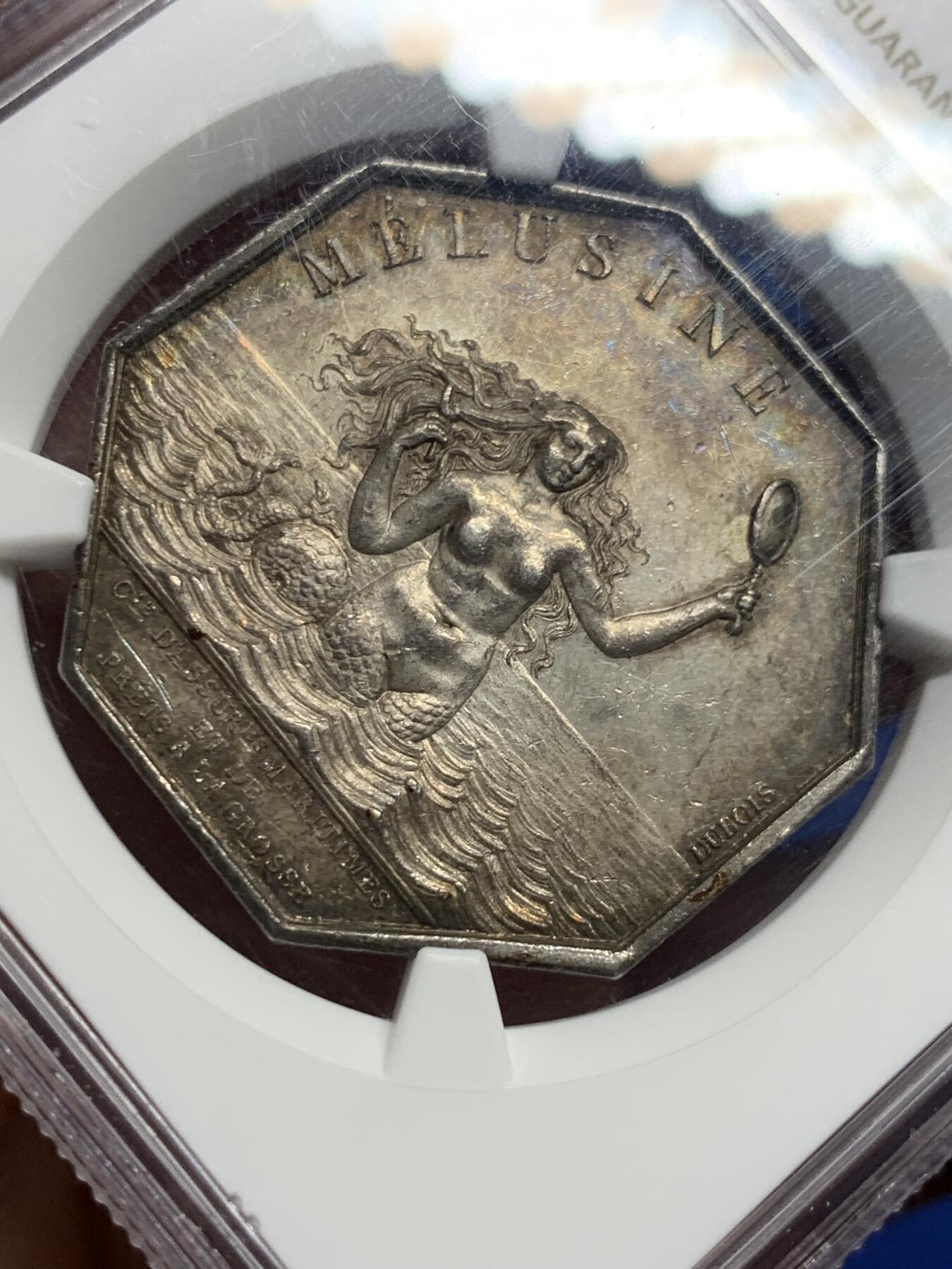 《竞宝斋》第409场 周日，周一，2场连拍 （全场包邮） NGC AU58 法国1832-1841年海洋保险公司海妖八角银质代用币银章 油灯边铭 新版法国八角代用币目录封面同款
