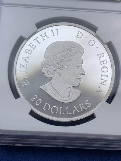 《竞宝斋》第409场 周日，周一，2场连拍 （全场包邮） 首期NGC PF69UC（2022年英加联合发行）女王登基70周年铂金禧年20加元精制纪念银币（999纯银，38MM币径，发行量5500枚）