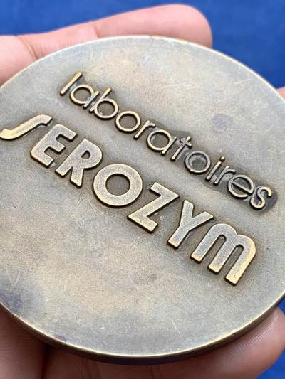 《竞宝斋》第409场 周日，周一，2场连拍 （全场包邮） 法国大铜章 直径67.7mm 重量210g 超高浮雕 品相如图