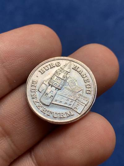 《竞宝斋》第409场 周日，周一，2场连拍 （全场包邮） 奥地利 因斯布鲁克 哈塞格城堡 银章 6.48克 21.4mm