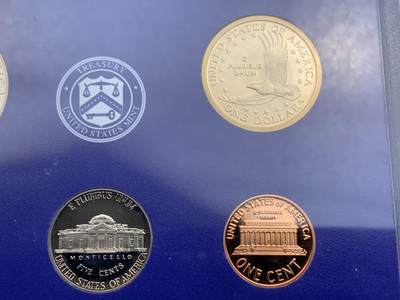 《竞宝斋》第409场 周日，周一，2场连拍 （全场包邮） 美国2002年精制套币