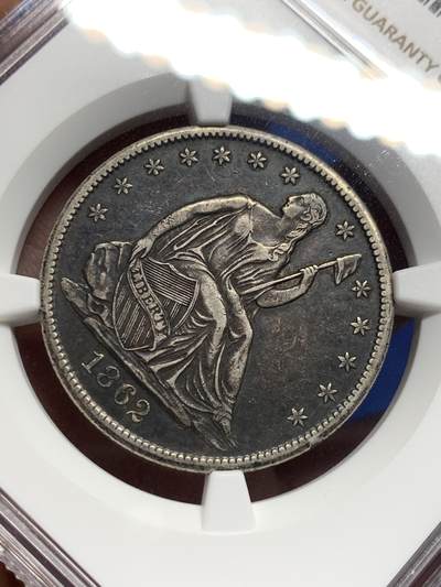 《竞宝斋》第409场 周日，周一，2场连拍 （全场包邮） NGC XF40 美国1862年坐人半美元银币 黑漆古老包浆，状态极佳