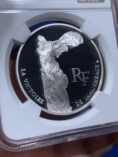 《竞宝斋》第409场 周日，周一，2场连拍 （全场包邮） NGC PF69UC 法国1993年卢浮宫系列-色雷斯的胜利女神精制纪念银币-100法郎精制纪念银币-10法郎（900银，37MM币径，发行量2万枚）