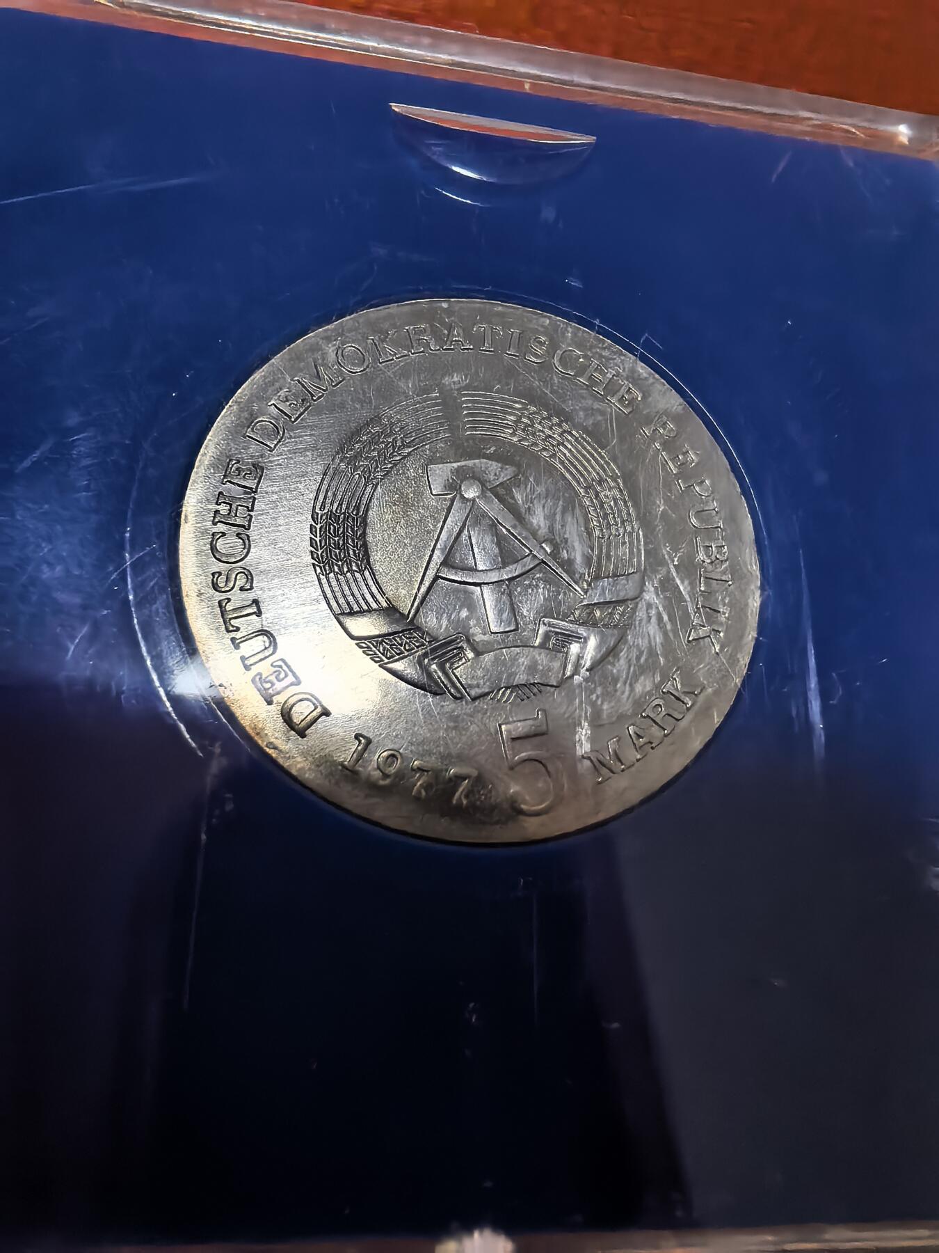长老汇蛇年精选第三十七场拍卖 1977东德体操之父5马克铜镍币，原盒