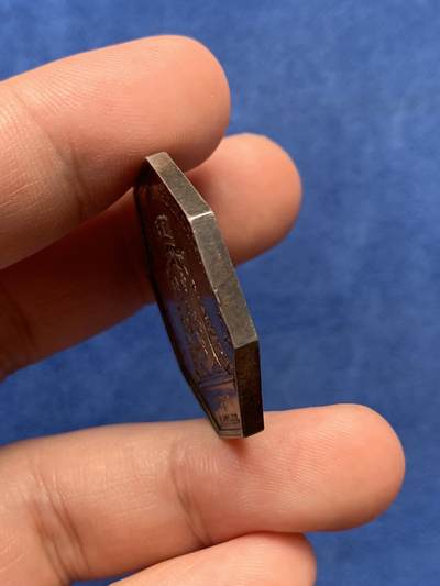 《竞宝斋》第409场 周日，周一，2场连拍 （全场包邮） 法国鲁昂地区八角银质代币 16.57克 32.5mm 早期无边铭 左脚扛旗羊 五彩包浆