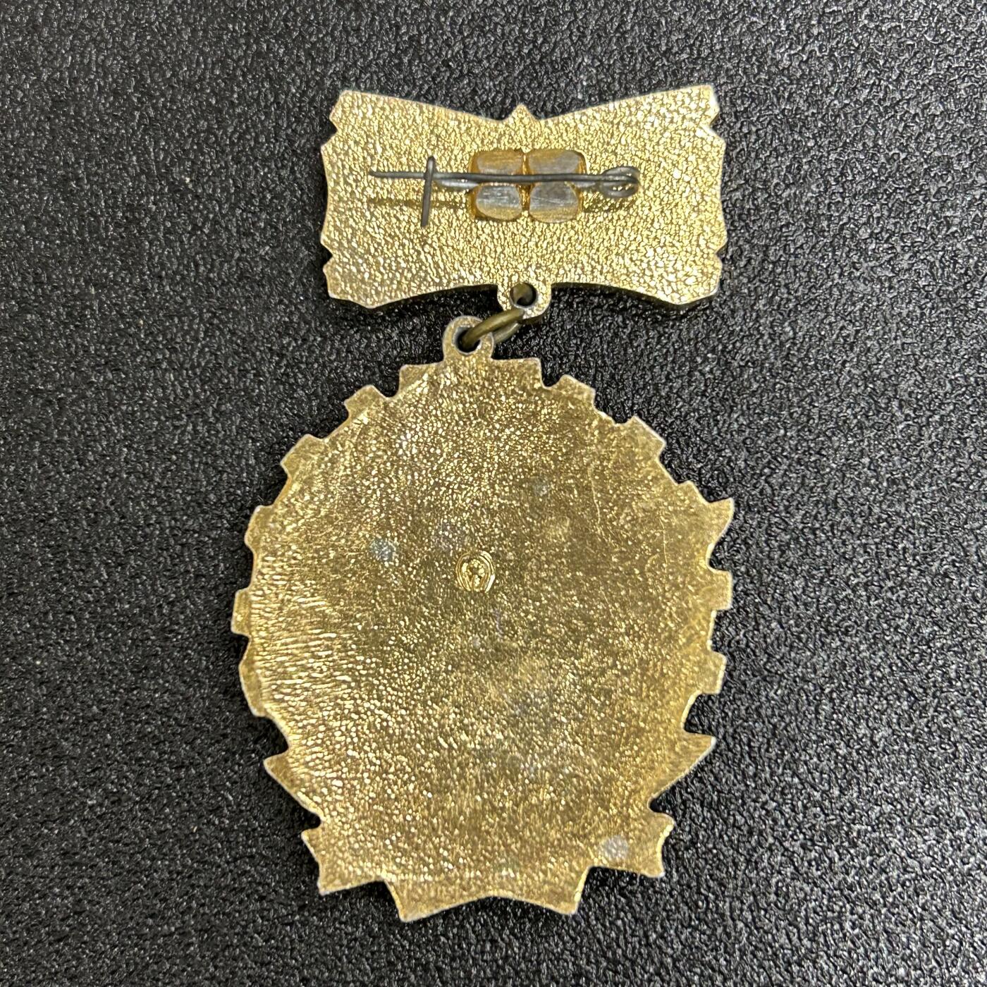 西秦中古拍卖第五十五期 苏联1975年劳动红旗手奖章