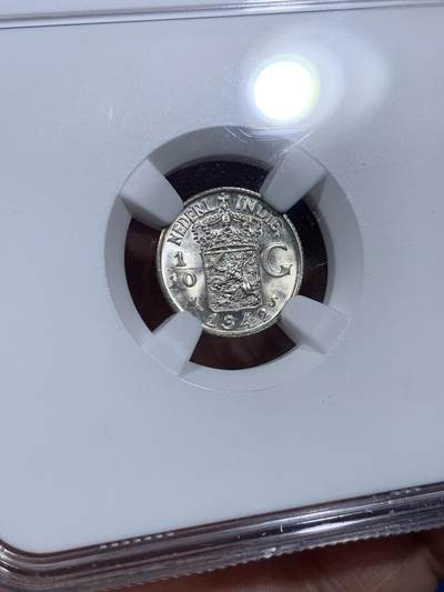 《竞宝斋》第409场 周日，周一，2场连拍 （全场包邮） NGC MS64 荷属东印度群岛（今印尼）1942年 1/10盾 银币 卷拆美品