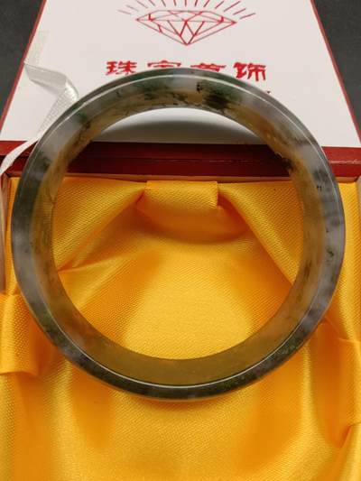 67期回流戒指饰品杂件纪念章丝路钱币专场 - 和田玉手镯