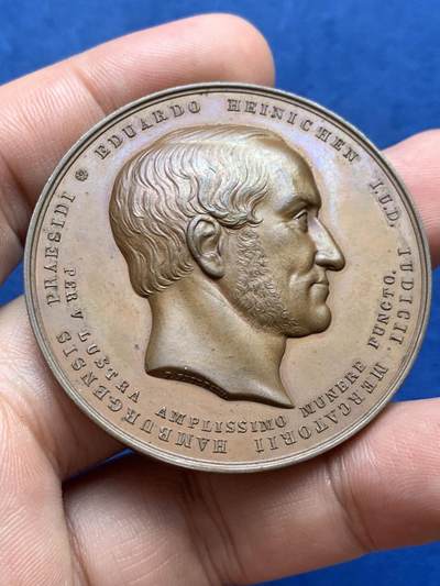 《竞宝斋》第409场 周日，周一，2场连拍 （全场包邮） 德国1856年汉堡市纪念爱德华多・海尼兴（Eduardo Heinichen）担任商事法院院长 25 周年任职大铜章 47.5MM 50克