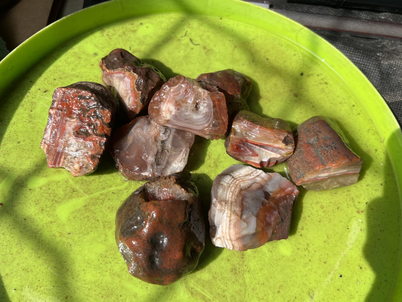 零元拍：南红玛瑙桶珠，约7克，24/18MM，颜色以实物为准。拍到的再送一斤南红鱼缸料，只多不少