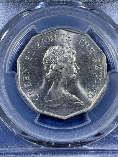 《竞宝斋》第409场 周日，周一，2场连拍 （全场包邮） PCGS MS64 香港1976年伊丽莎白二世大五元，多边形五元少见品种！车轮光状态！