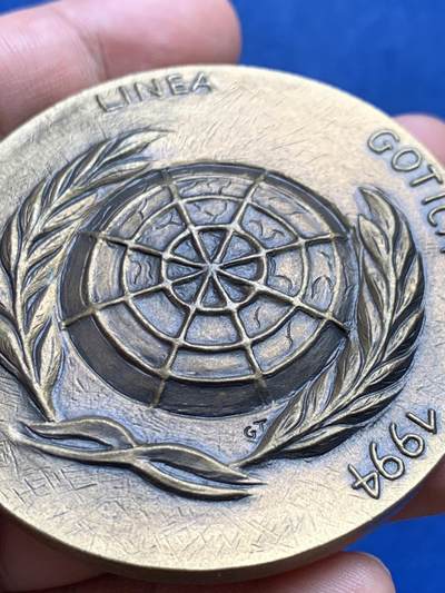 《竞宝斋》第409场 周日，周一，2场连拍 （全场包邮） 1944-1994国际和平会议铜章 阿贝托内 哥特线 50周年 146克 60mm 高浮雕