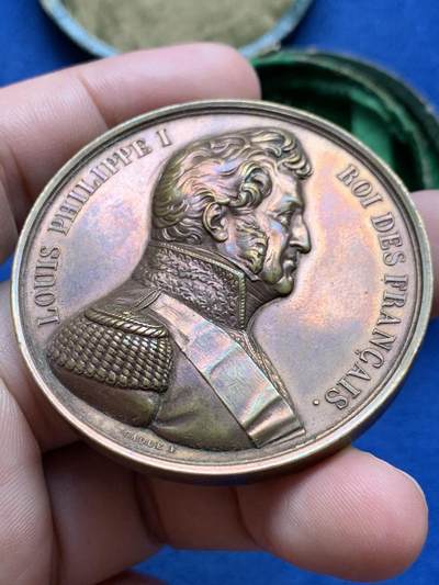 《竞宝斋》第409场 周日，周一，2场连拍 （全场包邮） 法国1840菲利普一世大铜章，背面是拿破仑遗嘱(有原盒)，62.75克，51.2mm，细节见图