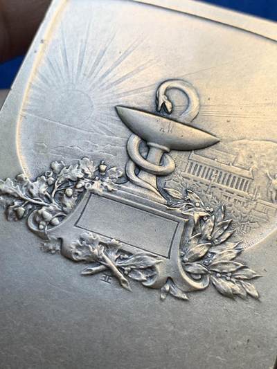 《竞宝斋》第409场 周日，周一，2场连拍 （全场包邮） 医药协会纪念章 127.8克 48*73.5mm