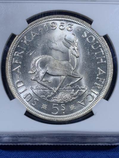 《竞宝斋》第409场 周日，周一，2场连拍 （全场包邮） NGC MS63 英属南非1953年伊丽莎白二世跳羚羊版5先令银币，车轮十字转光，币面清爽干净又漂亮，状态极佳。