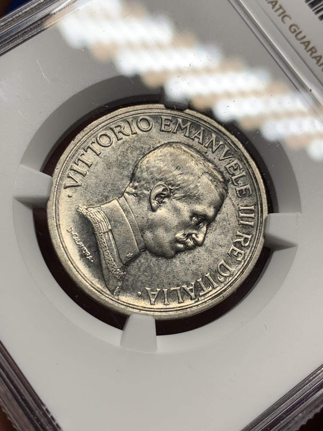 《竞宝斋》第409场 周日，周一，2场连拍 （全场包邮） NGC UNC 1917 意大利 马车 2里拉 银币 埃马努埃莱三世 五彩老包浆 稀少年份 发行量仅为其他年份1/4